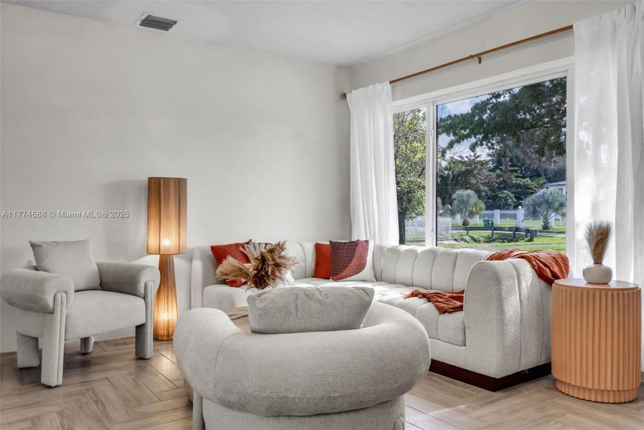 535 N Biscayne River Dr, Unit 1, Miami, FL 33169 Photo