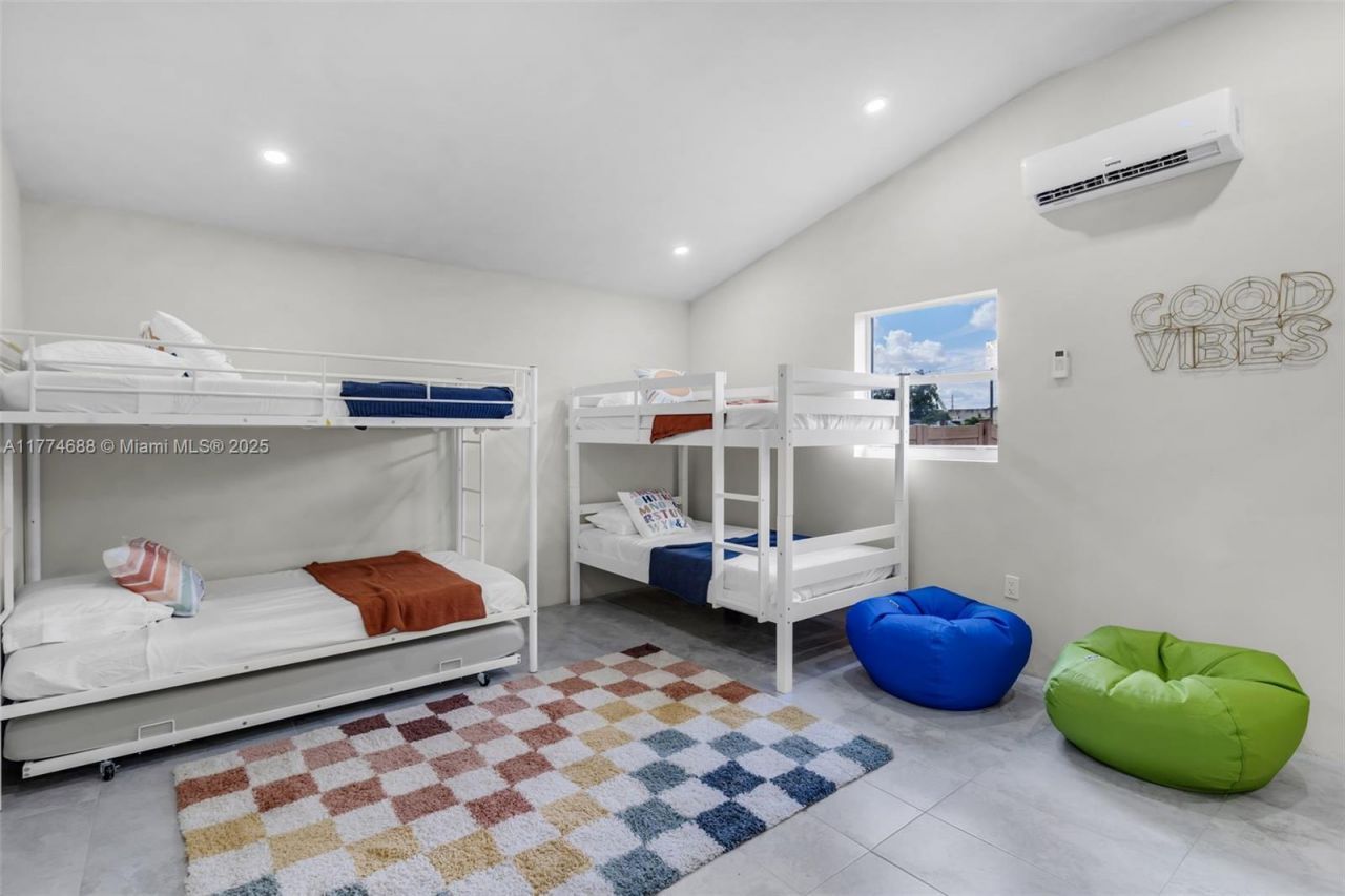 535 N Biscayne River Dr, Unit 1, Miami, FL 33169 Photo