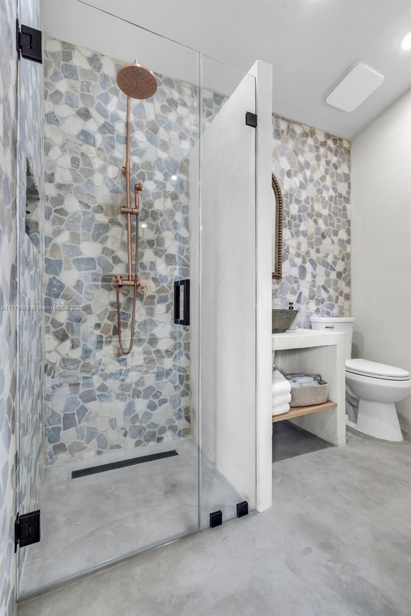 535 N Biscayne River Dr, Unit 1, Miami, FL 33169 Photo