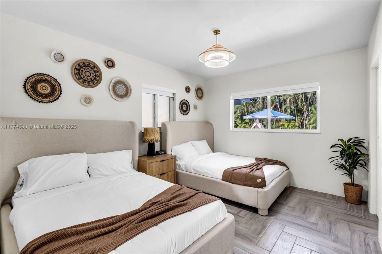 535 N Biscayne River Dr, Unit 1, Miami, FL 33169 Photo