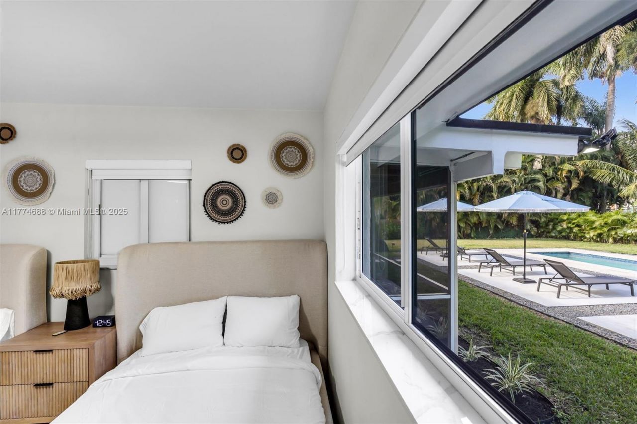 535 N Biscayne River Dr, Unit 1, Miami, FL 33169 Photo