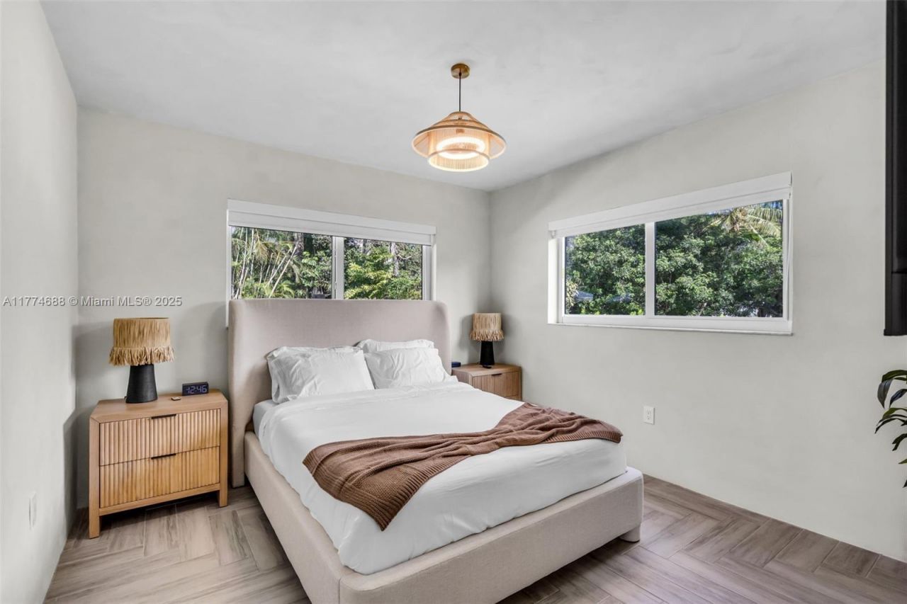 535 N Biscayne River Dr, Unit 1, Miami, FL 33169 Photo