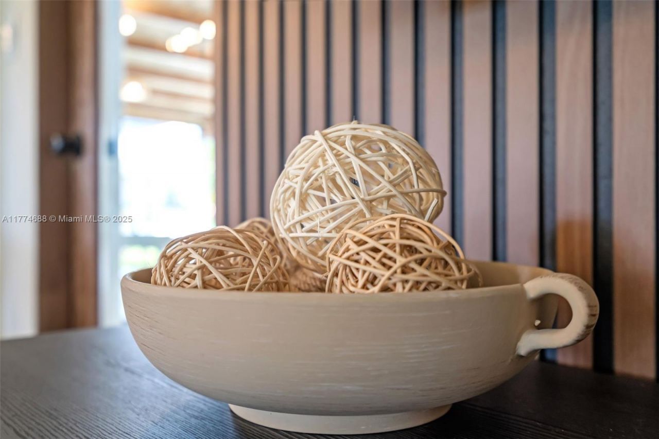 535 N Biscayne River Dr, Unit 1, Miami, FL 33169 Photo