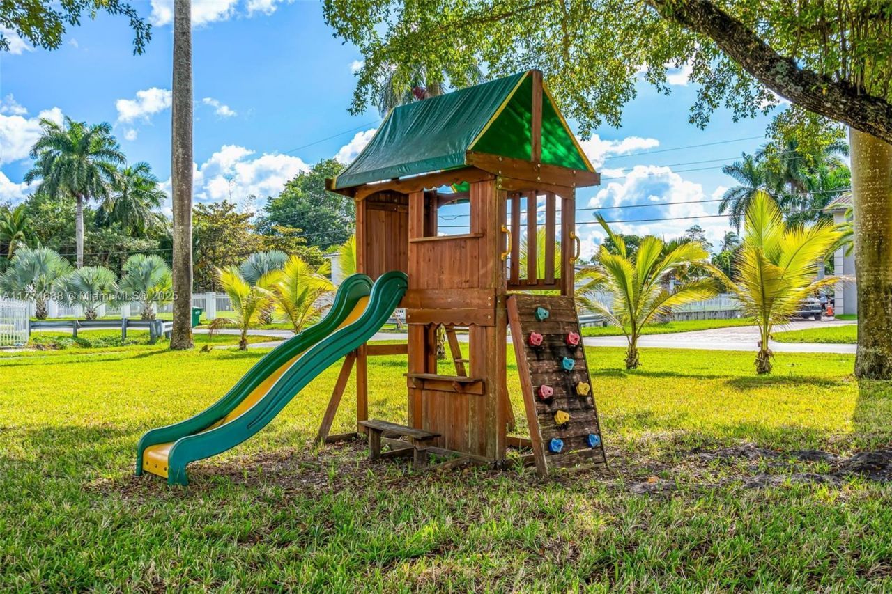 535 N Biscayne River Dr, Unit 1, Miami, FL 33169 Photo