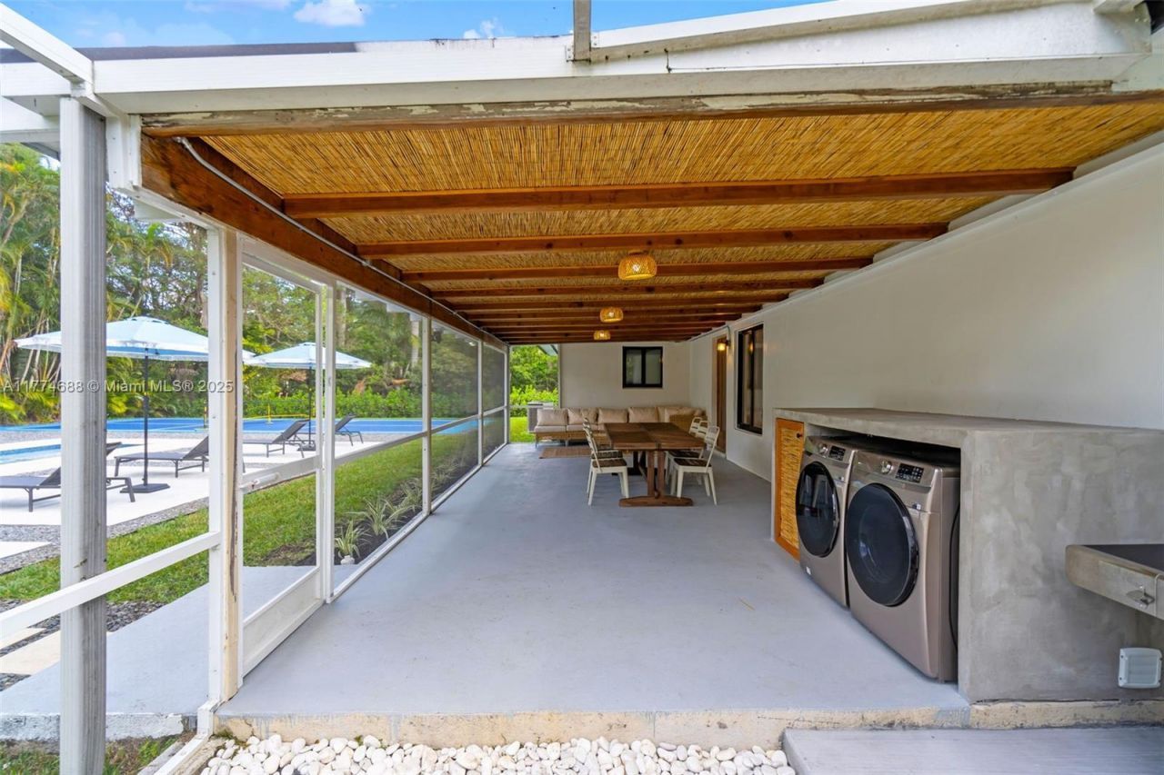 535 N Biscayne River Dr, Unit 1, Miami, FL 33169 Photo