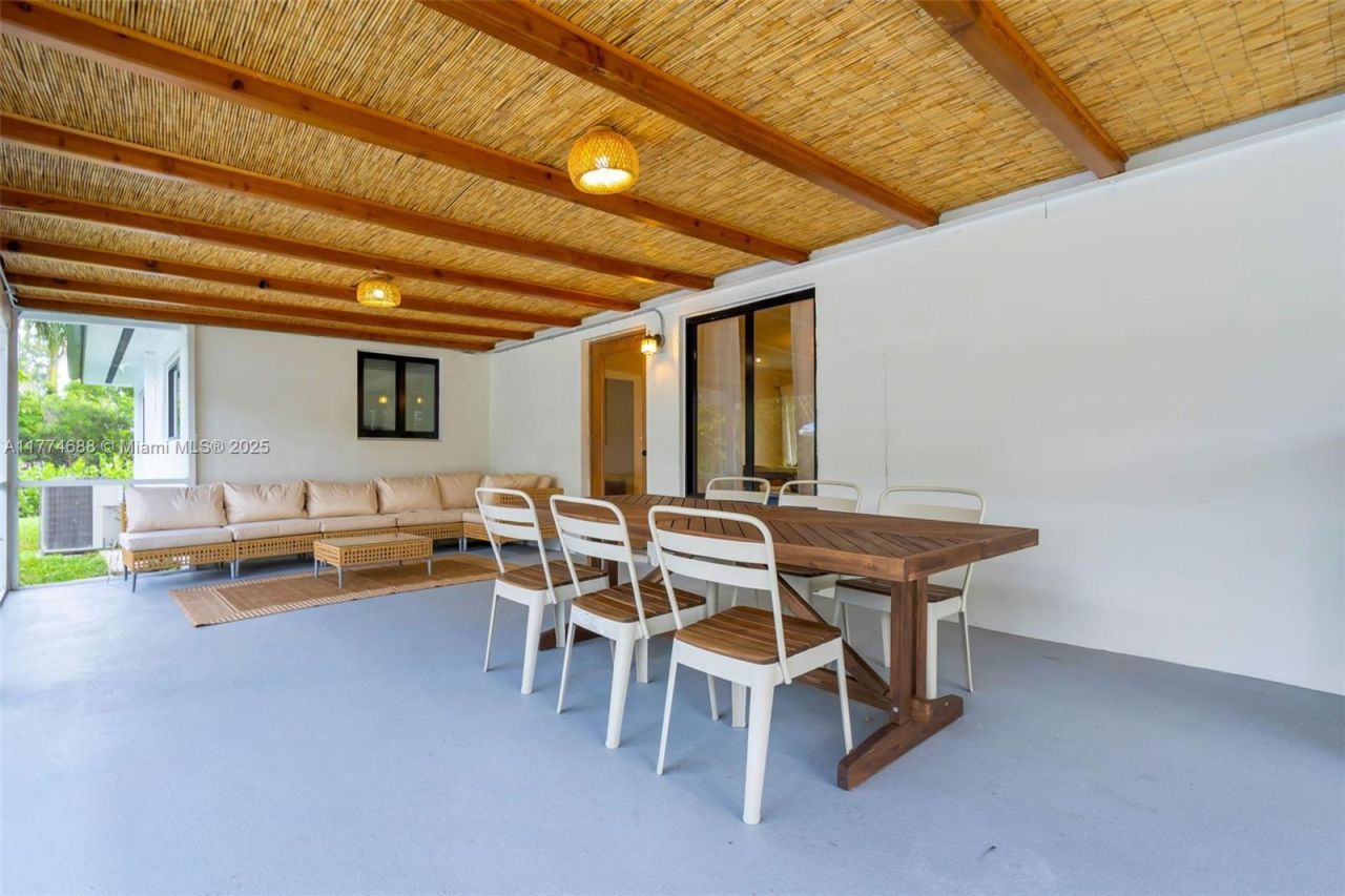 535 N Biscayne River Dr, Unit 1, Miami, FL 33169 Photo