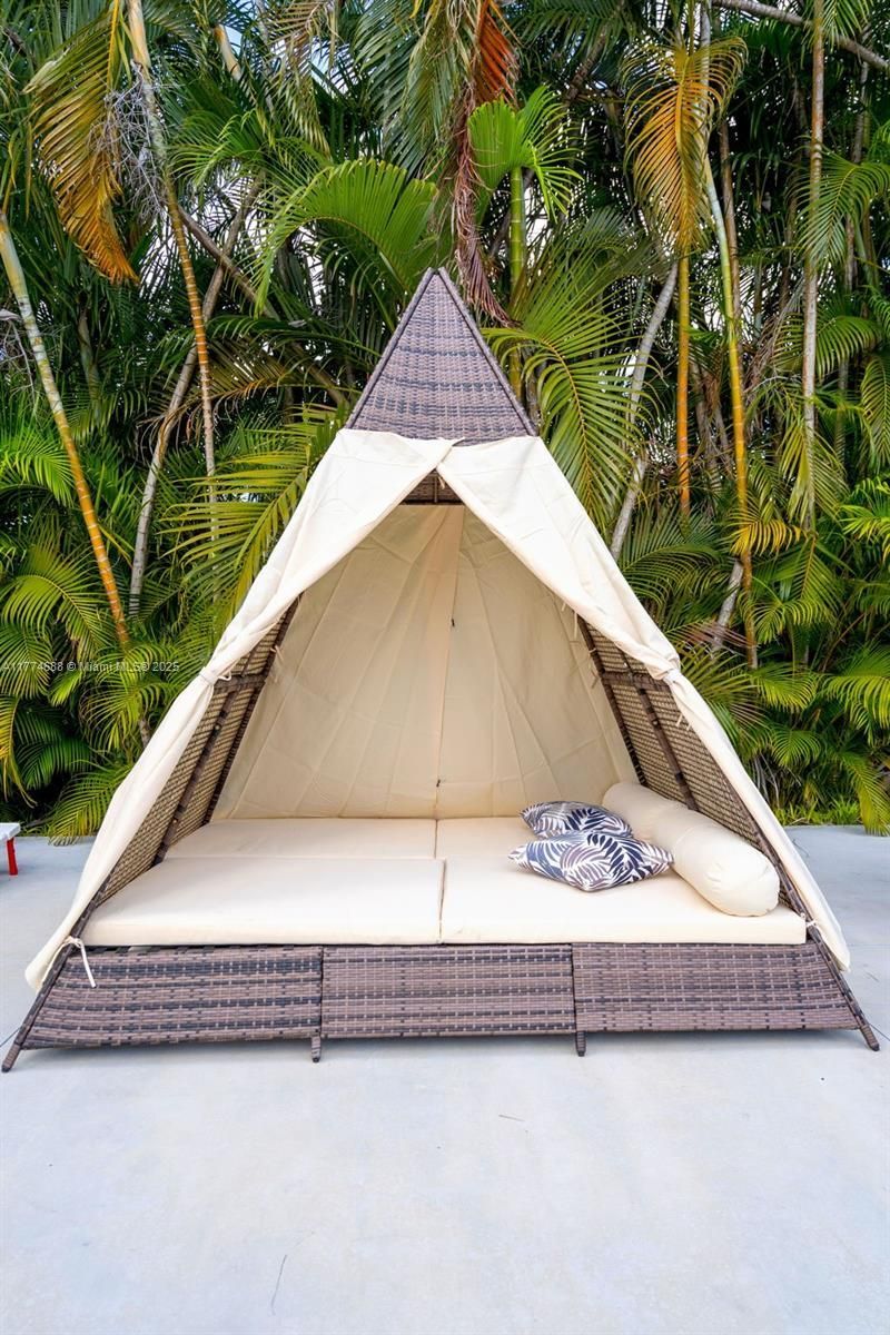 535 N Biscayne River Dr, Unit 1, Miami, FL 33169 Photo