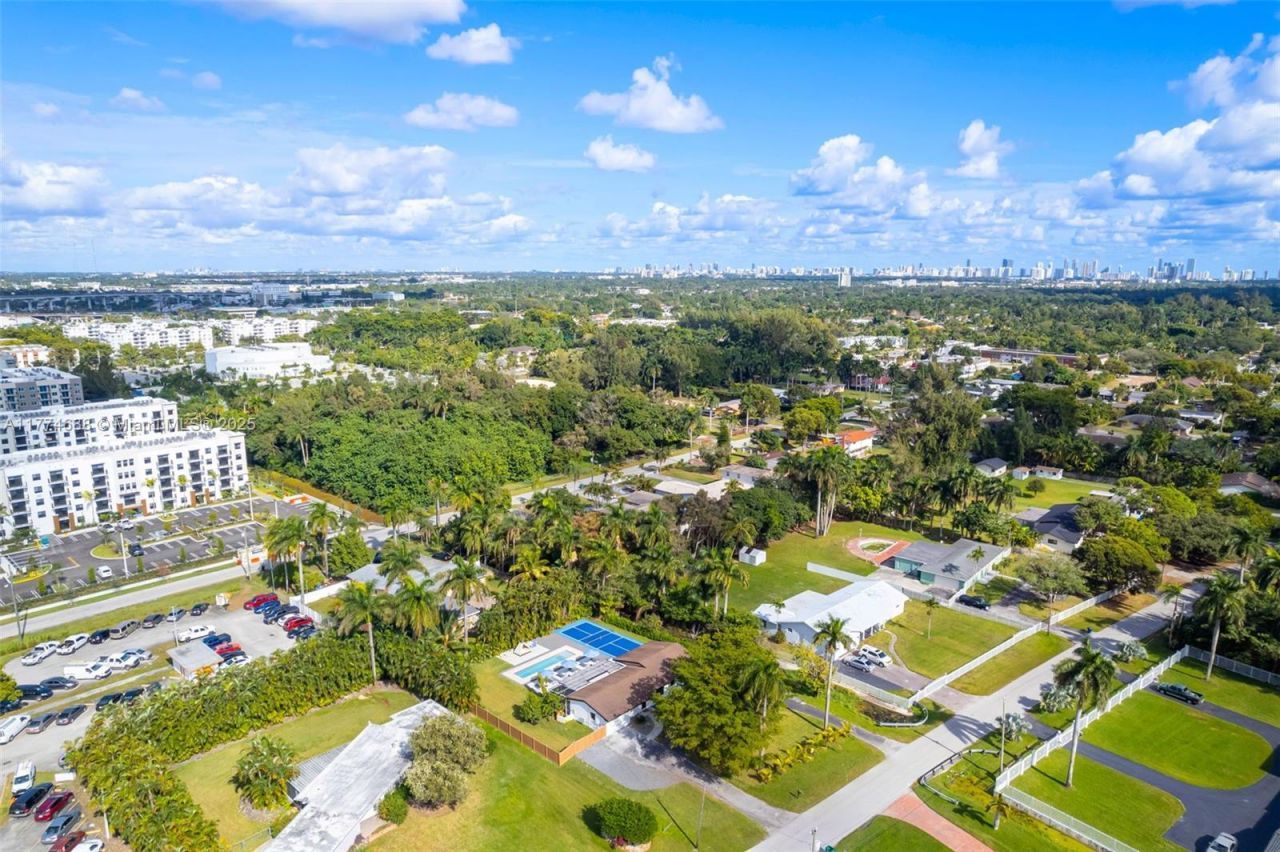 535 N Biscayne River Dr, Unit 1, Miami, FL 33169 Photo