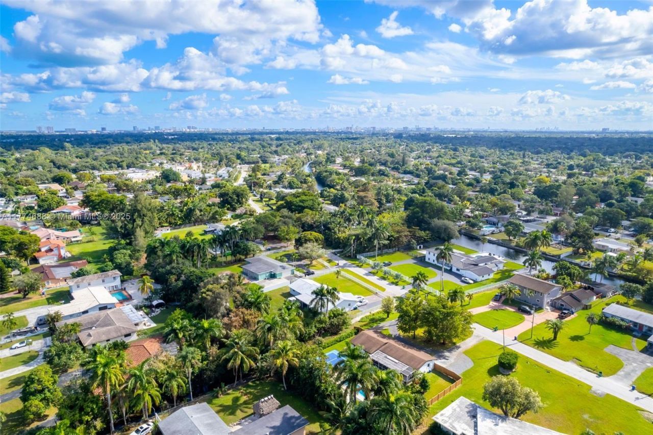 535 N Biscayne River Dr, Unit 1, Miami, FL 33169 Photo