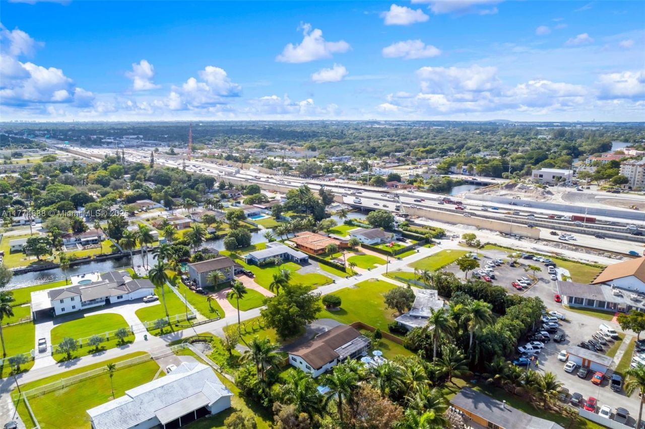 535 N Biscayne River Dr, Unit 1, Miami, FL 33169 Photo