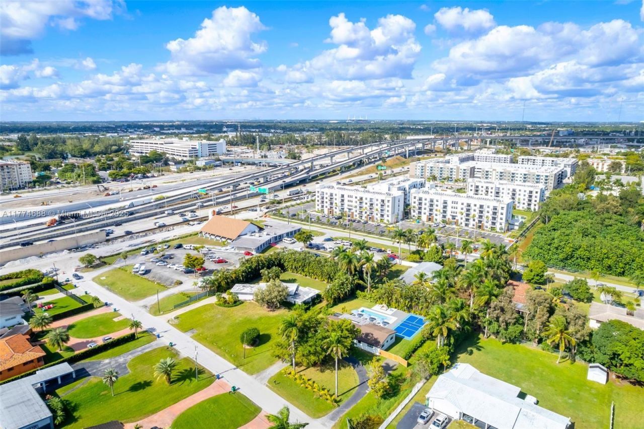 535 N Biscayne River Dr, Unit 1, Miami, FL 33169 Photo