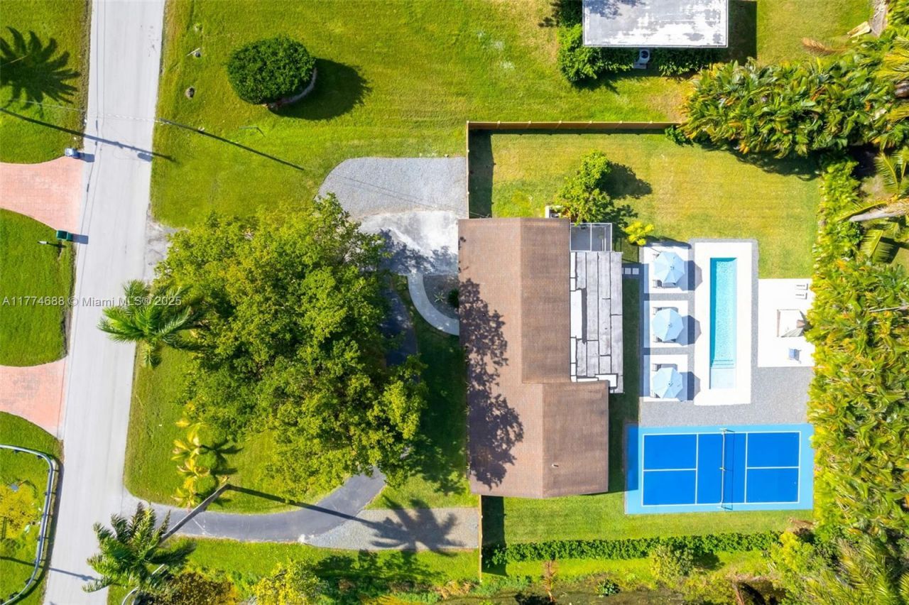 535 N Biscayne River Dr, Unit 1, Miami, FL 33169 Photo