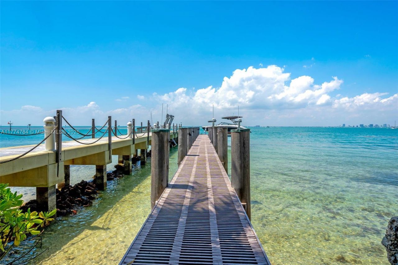 9 Harbor Pt, Key Biscayne, FL 33149 Photo