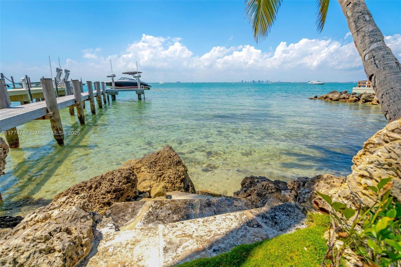 9 Harbor Pt, Key Biscayne, FL 33149 Photo