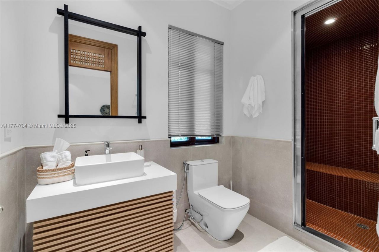 9 Harbor Pt, Key Biscayne, FL 33149 Photo