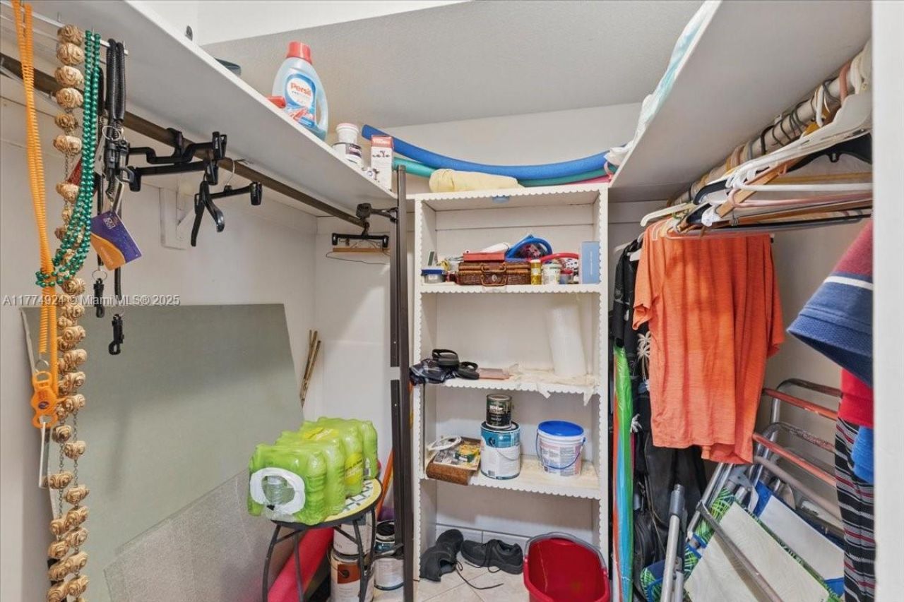 219 NE 14th Ave, Unit 406, Hallandale Beach, FL 33009 Photo