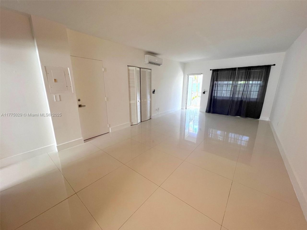 1604 Drexel Ave, Unit 207, Miami Beach, FL 33139 Photo