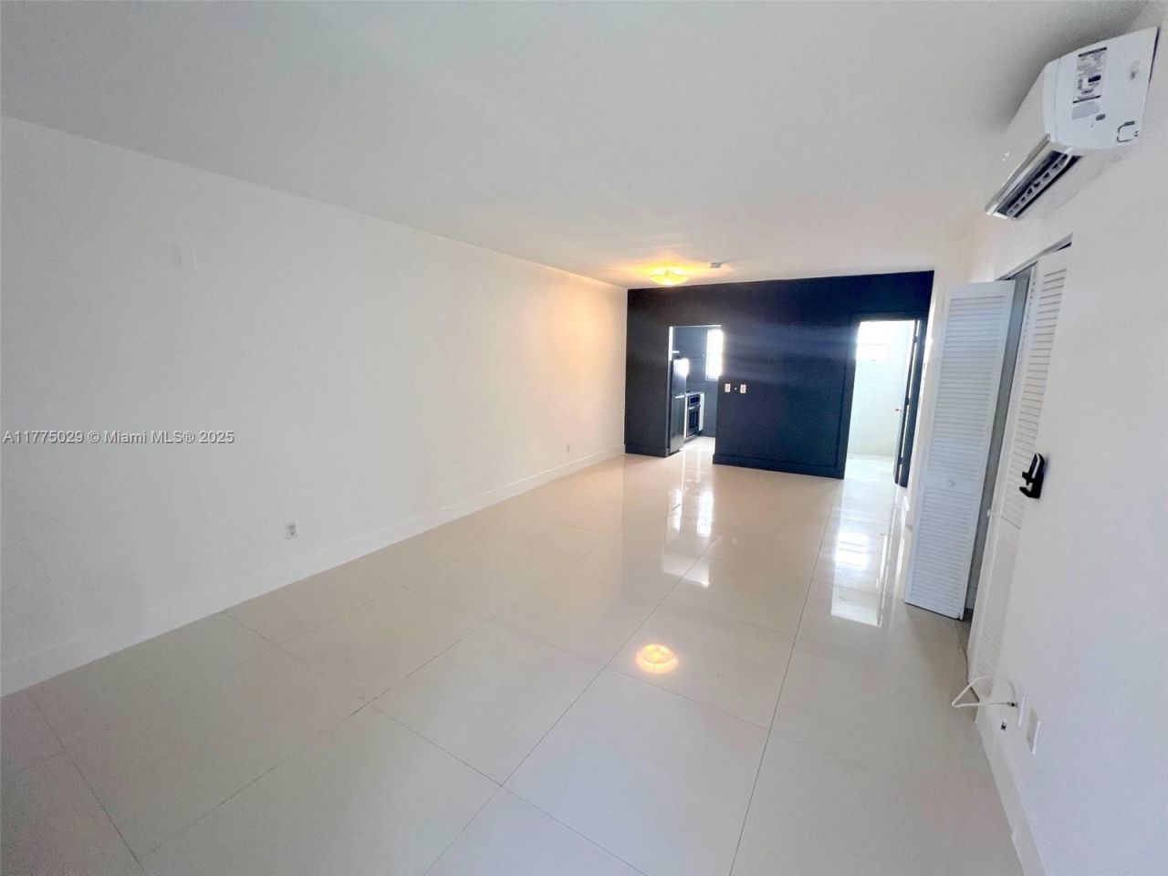 1604 Drexel Ave, Unit 207, Miami Beach, FL 33139 Photo