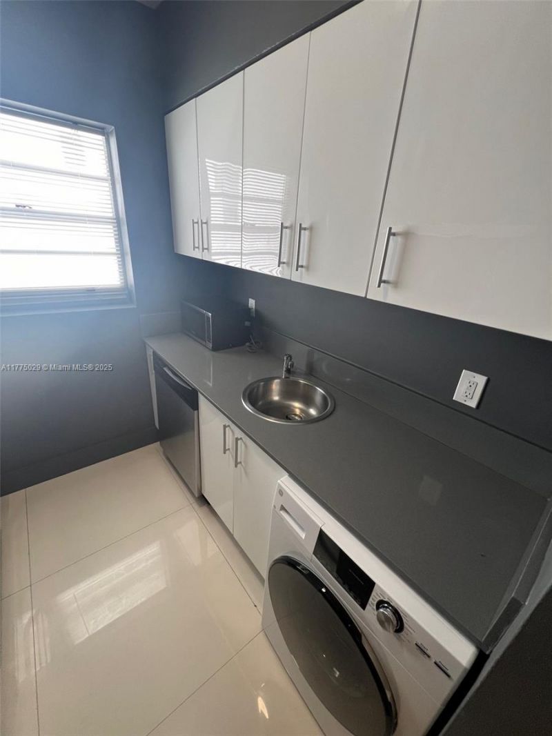 1604 Drexel Ave, Unit 207, Miami Beach, FL 33139 Photo