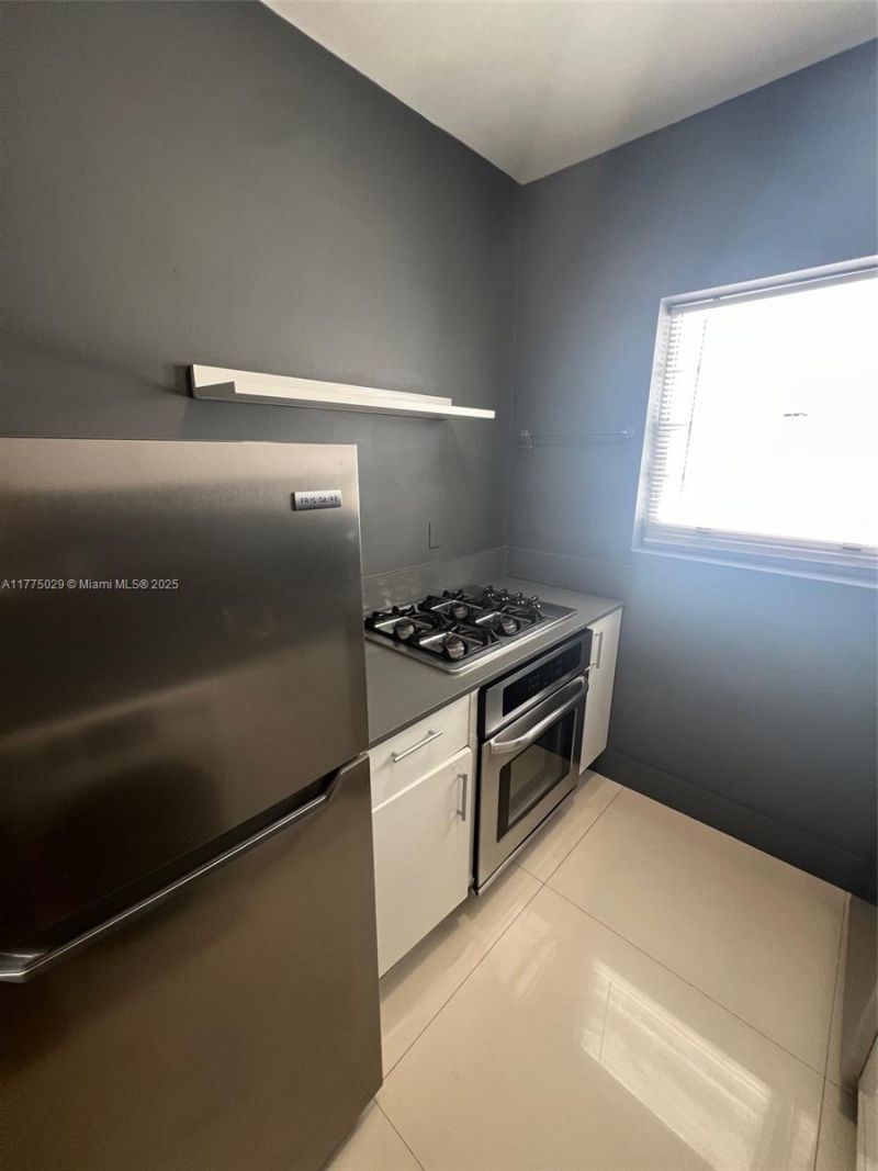 1604 Drexel Ave, Unit 207, Miami Beach, FL 33139 Photo
