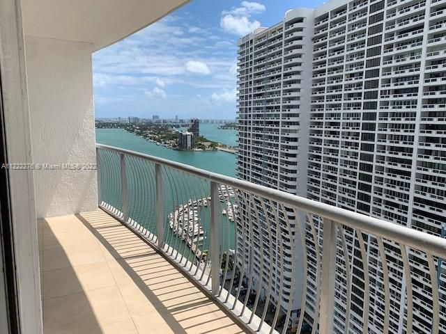 1750 N Bayshore Dr, Unit 2806, Miami, FL 33132 Photo