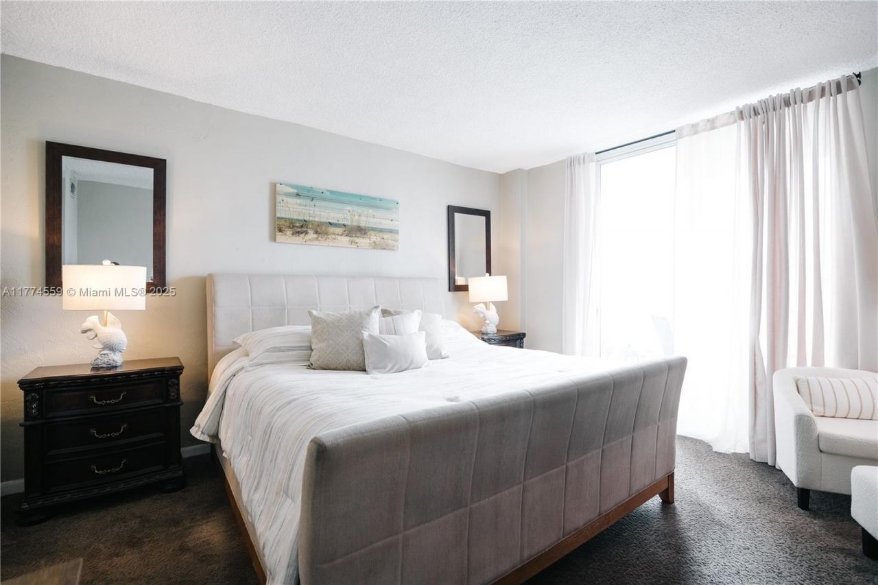 19390 Collins Ave, Unit 1614, Sunny Isles Beach, FL 33160 Photo