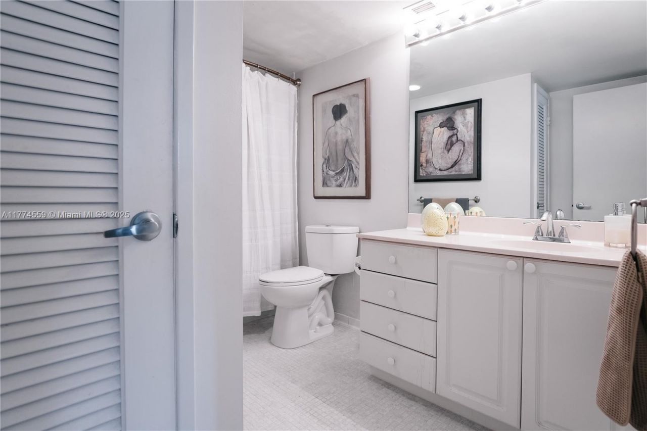 19390 Collins Ave, Unit 1614, Sunny Isles Beach, FL 33160 Photo