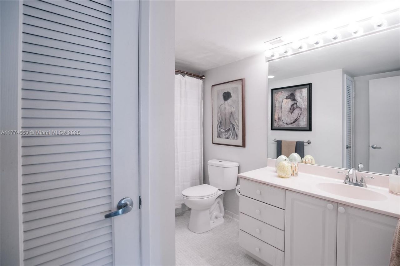 19390 Collins Ave, Unit 1614, Sunny Isles Beach, FL 33160 Photo