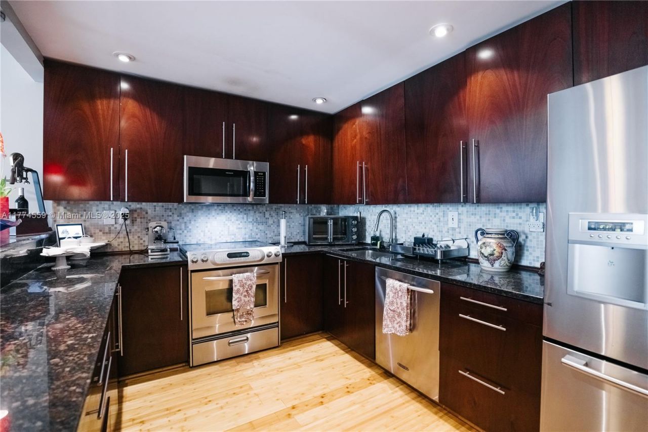 19390 Collins Ave, Unit 1614, Sunny Isles Beach, FL 33160 Photo