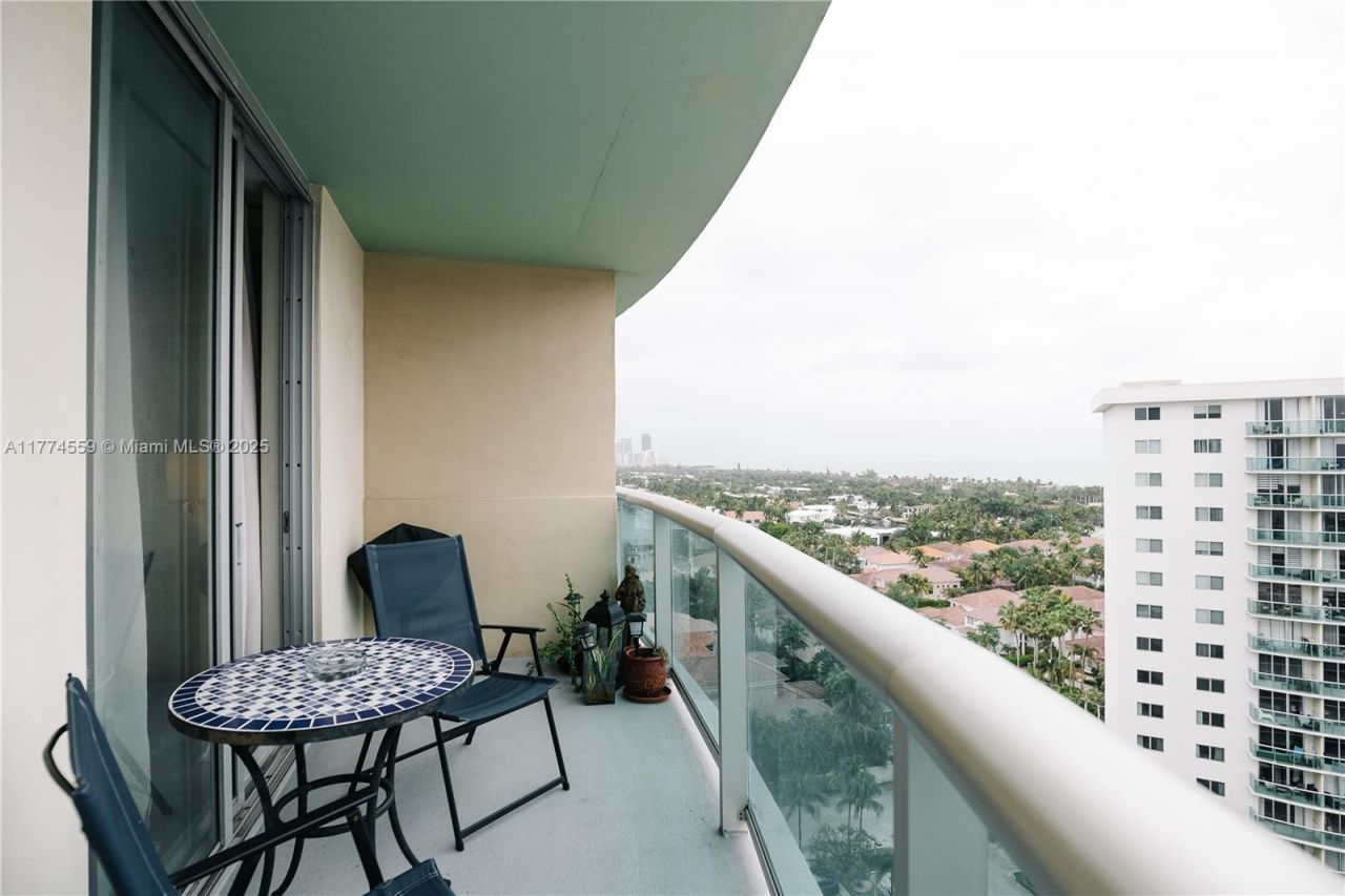 19390 Collins Ave, Unit 1614, Sunny Isles Beach, FL 33160 Photo
