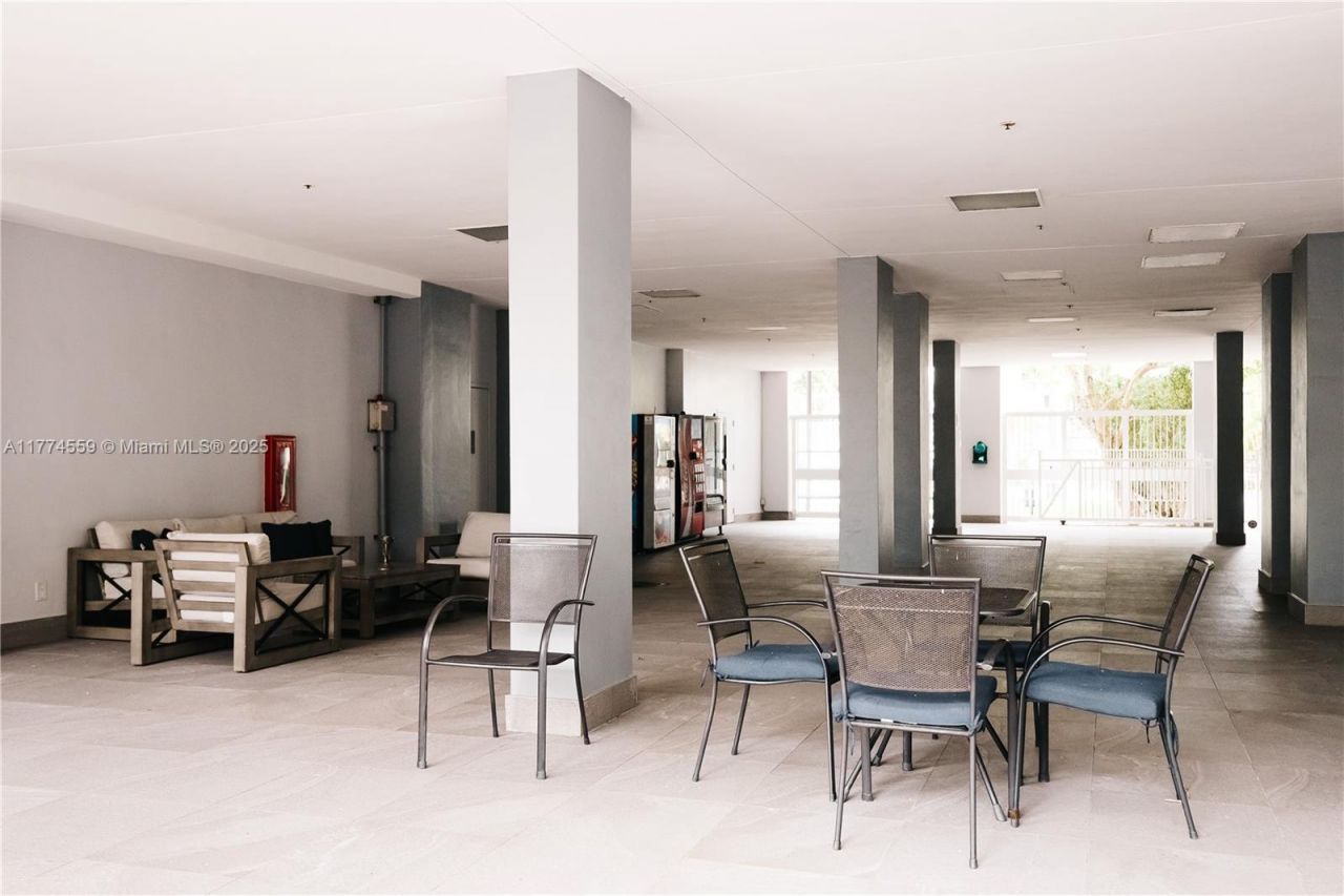 19390 Collins Ave, Unit 1614, Sunny Isles Beach, FL 33160 Photo