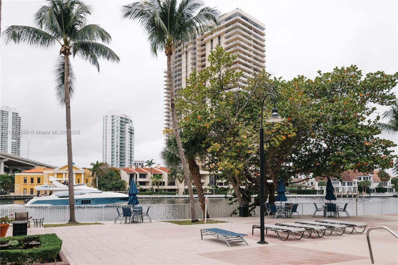 19390 Collins Ave, Unit 1614, Sunny Isles Beach, FL 33160 Photo