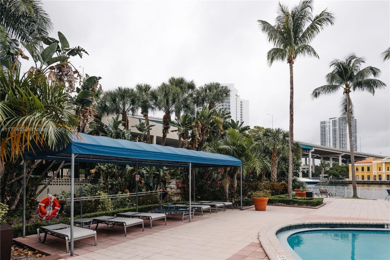 19390 Collins Ave, Unit 1614, Sunny Isles Beach, FL 33160 Photo