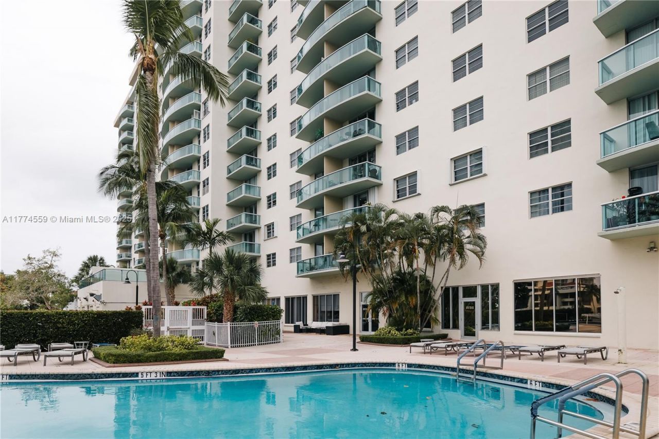 19390 Collins Ave, Unit 1614, Sunny Isles Beach, FL 33160 Photo