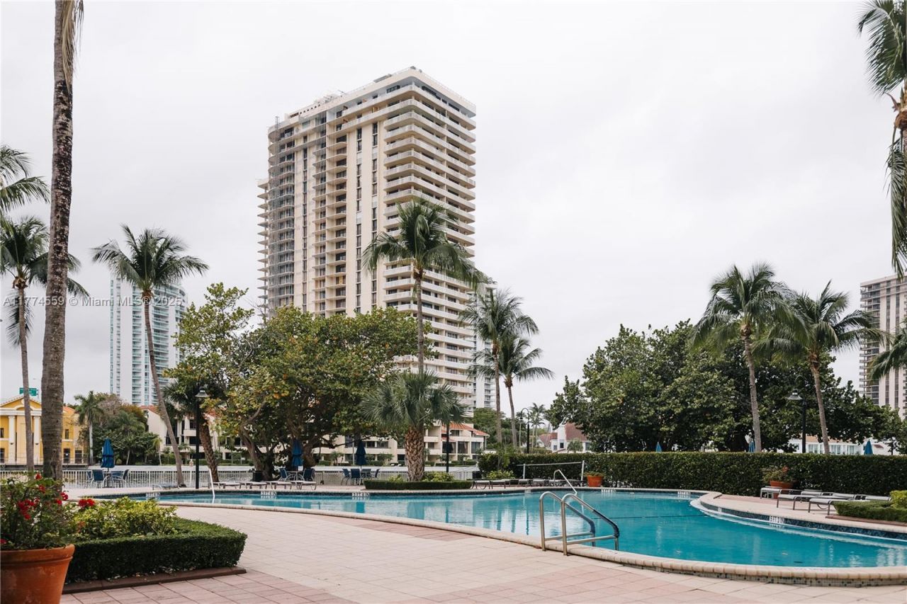 19390 Collins Ave, Unit 1614, Sunny Isles Beach, FL 33160 Photo