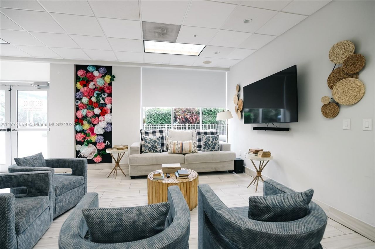 19390 Collins Ave, Unit 1614, Sunny Isles Beach, FL 33160 Photo