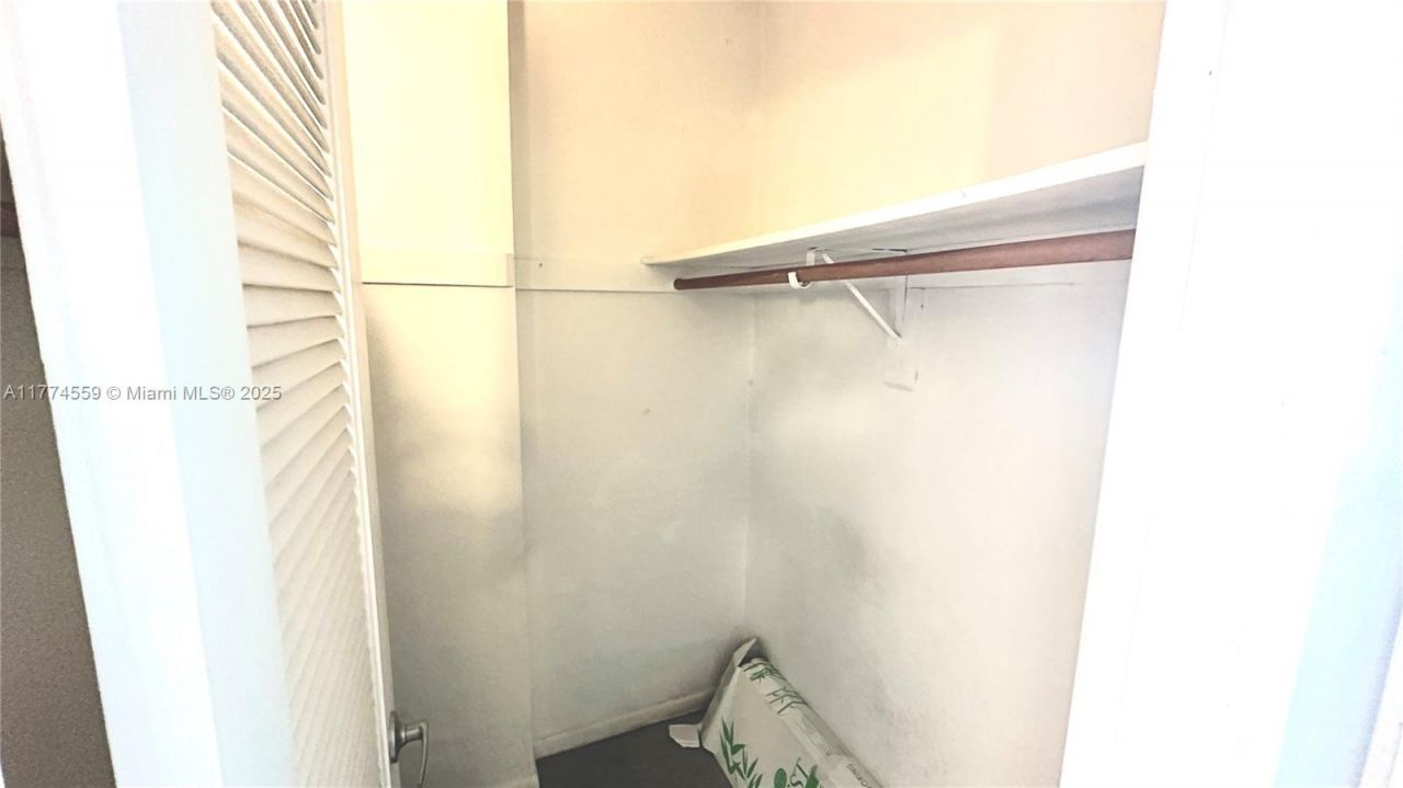 19390 Collins Ave, Unit 1614, Sunny Isles Beach, FL 33160 Photo