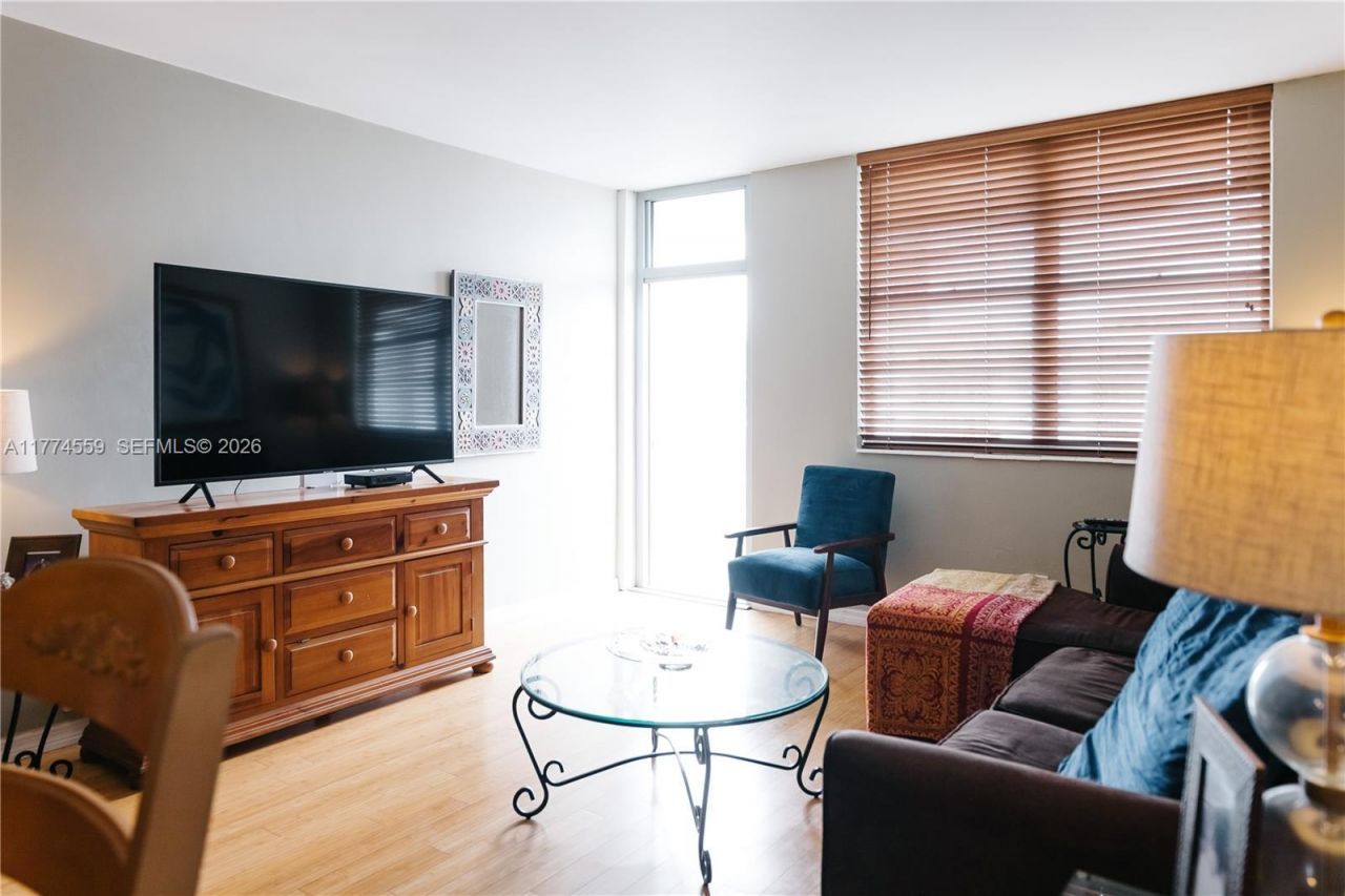 19390 Collins Ave, Unit 1614, Sunny Isles Beach, FL 33160 Photo