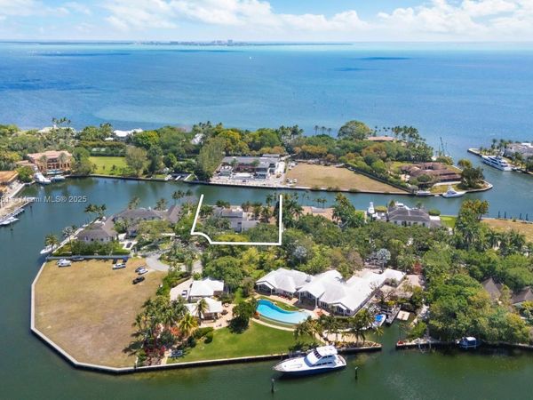 30 Leucadendra Dr, Coral Gables, FL 33156