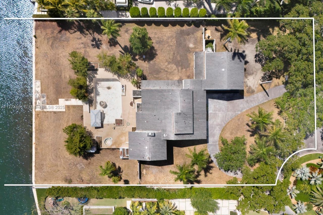 30 Leucadendra Dr, Coral Gables, FL 33156 Photo