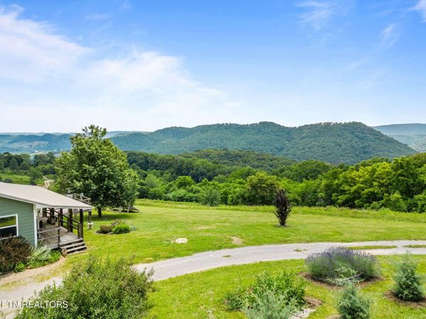 891 New Harvest Rd, Washburn, TN 37888