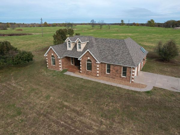 4220 State Hwy D, Crane, MO 65633