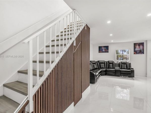 8775 Park Blvd, Unit 111, Miami, FL 33172