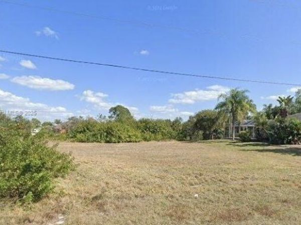 2925 DIPLOMAT PKWY W, Cape Coral, FL 33993