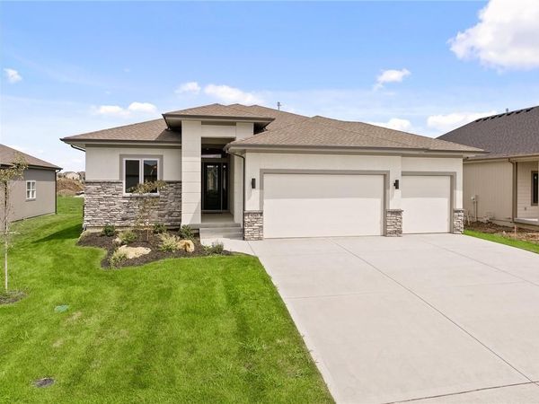 21411 Deer Ridge Drive, Spring Hill, KS 66083