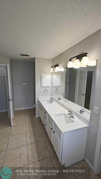 585 NW Floresta Drive, Port Saint Lucie, FL 34983 Photo