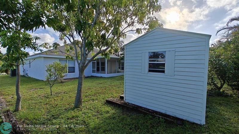 585 NW Floresta Drive, Port Saint Lucie, FL 34983 Photo