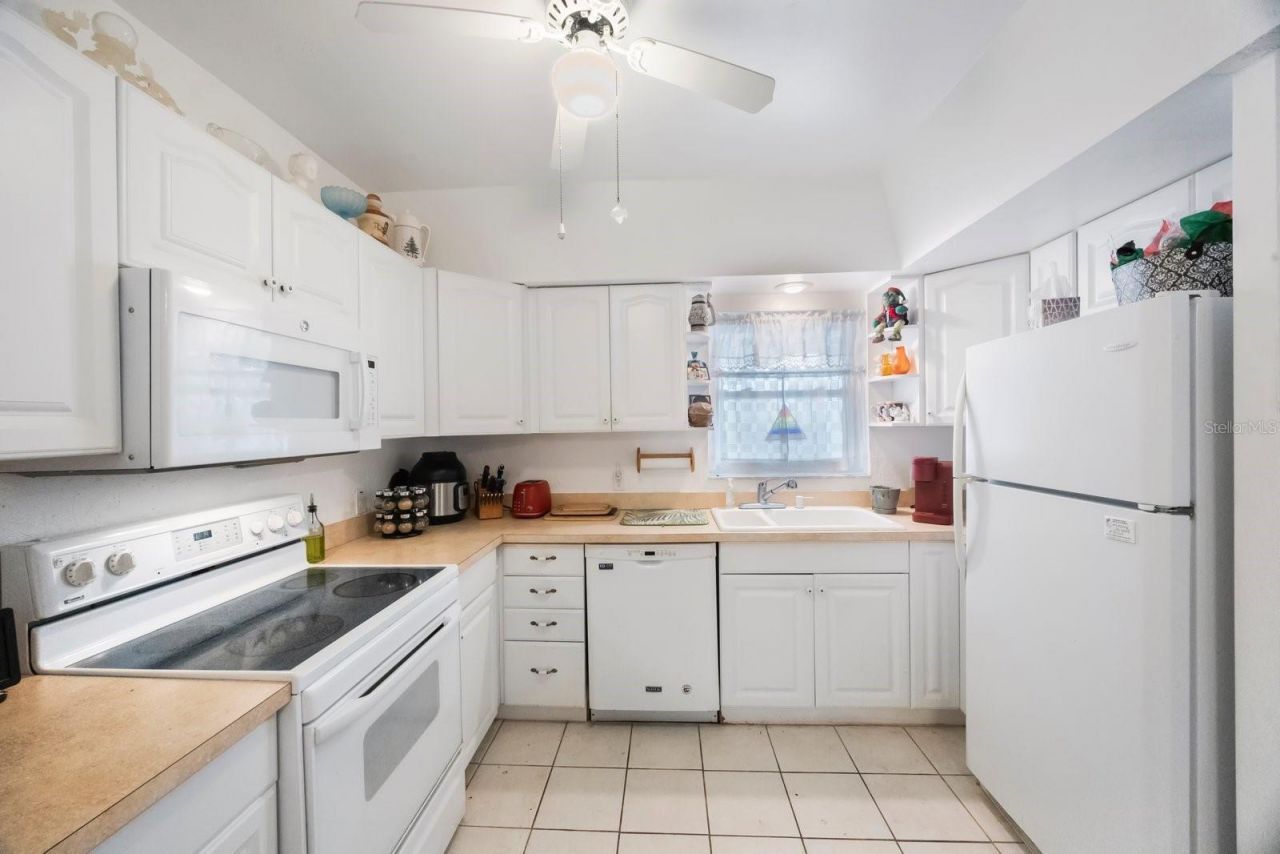 9945 47th Ave N, Unit 203, Saint Petersburg, FL 33708 Photo