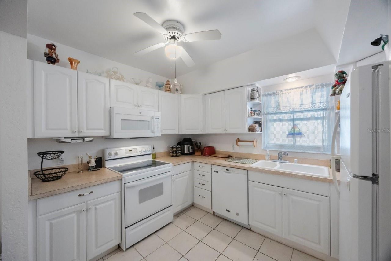 9945 47th Ave N, Unit 203, Saint Petersburg, FL 33708 Photo