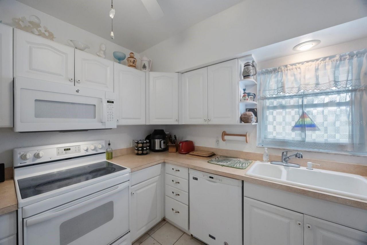 9945 47th Ave N, Unit 203, Saint Petersburg, FL 33708 Photo